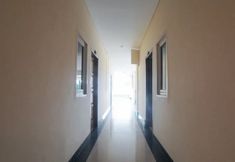 Others 2 RedDoorz Plus near Green Pramuka Square Mall