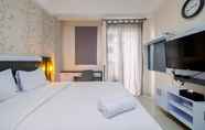 Kamar Tidur 2 Good Deal and Cozy Style Studio Signature Park Grande Apartment By Travelio
