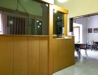 Others 2 RedDoorz Plus near Brawijaya Museum