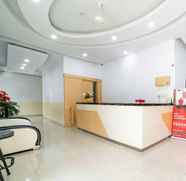 Lobby 3 RedDoorz Plus near Thamrin Plaza Medan