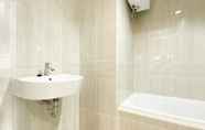 In-room Bathroom 5 Best Homey 1BR Apartment at Vasanta Innopark By Travelio