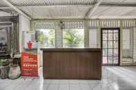 Lobi RedDoorz Hostel near Adisucipto Airport Yogyakarta