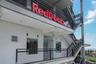 Others 4 RedDoorz Plus near Taman Rekreasi Selecta 2