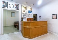 Lobby 2 RedDoorz Plus near WTC Batanghari Mall