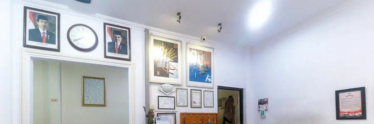 Lobby RedDoorz Plus near WTC Batanghari Mall