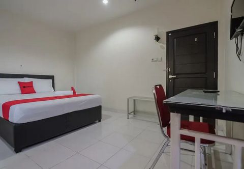 Bedroom RedDoorz Syariah Near Jamtos Jambi