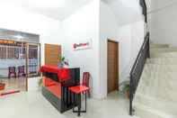 Lobby RedDoorz @ Jalan Dr Mansyur Medan 2