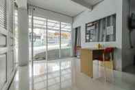 Lobby RedDoorz near Siloam Hospital Palembang