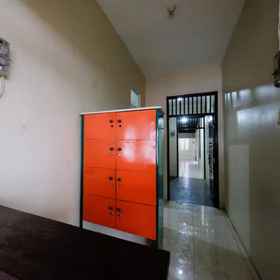 Lobby 1 RedDoorz near Universitas Diponegoro Semarang, Sonya Louise Hotels