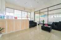 Lobi RedLiving Apartment Tamansari Panoramic-Santuy Agency Lobby P1 9