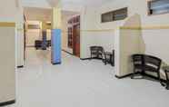 Lain-lain 5 Hotel Shinta 2 near Alun Alun Kertosono Mitra RedDoorz