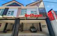 Lainnya 7 RedDoorz Syariah near Solo Paragon Mall 2