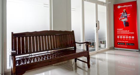 Sảnh chờ 2 RedDoorz near Sleman City Hall 2