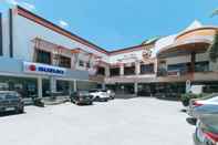 ภายนอกอาคาร RedDoorz Premium @ Nick Hotel Gerona Tarlac