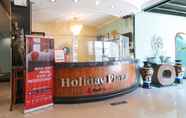 Sảnh chờ 4 RedDoorz Plus at Holiday Plaza Hotel Tuguegarao City