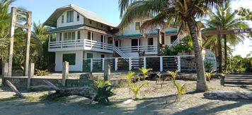 외관 6 RedDoorz @ Isla Virginia Beach Resort Aurora Baler