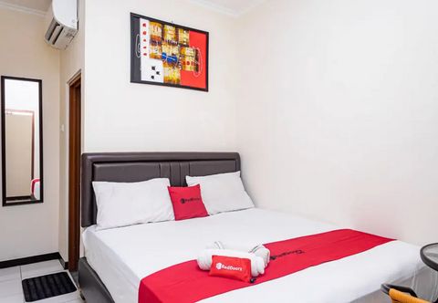卧室 RedDoorz near Alun Alun Bandung 2