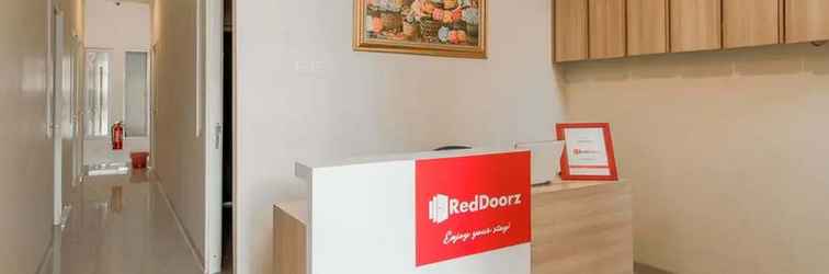 Lobi RedDoorz near Soekarno Hatta Airport