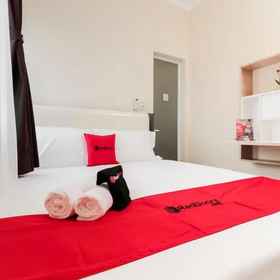 Bedroom 1 RedDoorz near Soekarno Hatta Airport, Kampung Baru Dadap Hotels
