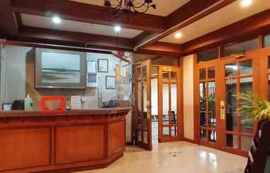 Lobby 2 RedDoorz at Casa Marabella Villamonte Bacolod City