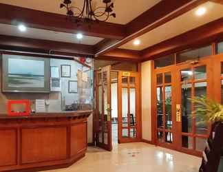 Sảnh chờ 2 RedDoorz at Casa Marabella Villamonte Bacolod City