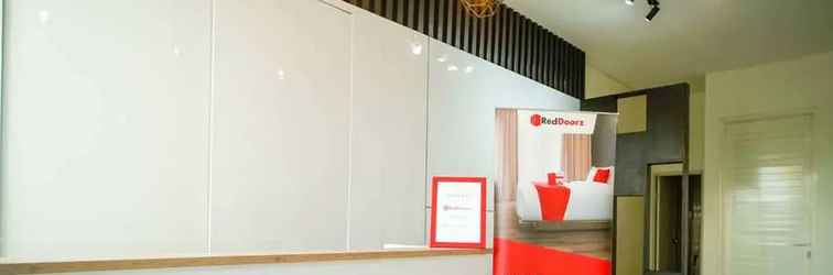 Lobby RedDoorz @ Bukit Palma Surabaya