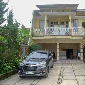 Exterior / Building 3 RedDoorz Syariah near Taman Rekreasi Kalianget Wonosobo, Hotel Apotek Sindoro