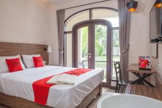 卧室 RedDoorz @ Wiyung 2