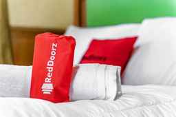 RedDoorz near Kawah Putih Ciwidey, USD 23.27