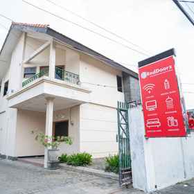 Others 1 RedDoorz 靠近 Kediri 浸信会医院, Gontor 3 Stadium 酒店