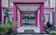 Exterior 7 RedDoorz Near Uniska Banjarmasin