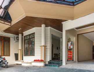 Exterior 2 RedDoorz @ Soekarno Hatta Indah