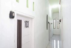 Others 6 RedDoorz Syariah near Alun Alun Kajen