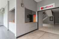 Lobby RedDoorz near Exit Toll Pasteur 4