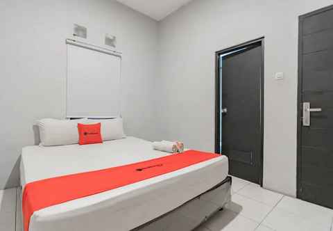 Bedroom RedDoorz near Exit Toll Pasteur 4