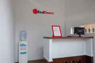 Lobby RedDoorz Syariah near Exit Tol Pemalang Comal 2