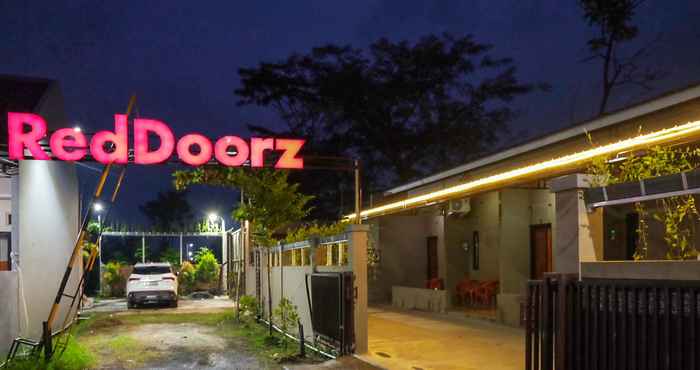 Others RedDoorz Syariah near Exit Tol Pemalang Comal 2