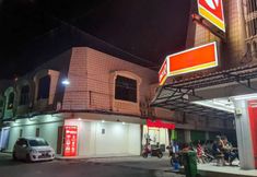 Others 4 RedDoorz @ Mayjen Sungkono Surabaya