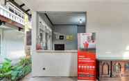 Sảnh chờ 3 RedDoorz near Malioboro Tugu Station Jogja 2