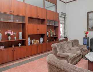 Sảnh chờ 2 Rajawali Guest House Mitra RedDoorz