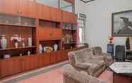 Lobi 5 Rajawali Guest House Mitra RedDoorz