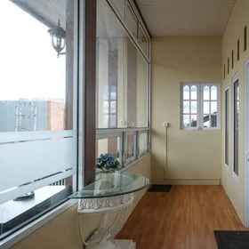 Lobby 2 RedDoorz Syariah near Alun Alun Wonosobo 3, Hotel Apotek Sindoro