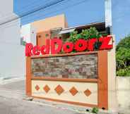 Exterior 6 RedDoorz Syariah near Kawasan Simpang Lima Pati