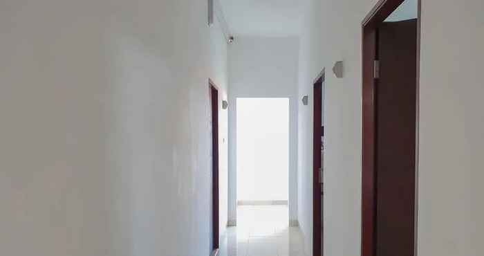 Lainnya RedDoorz near Istana Plaza 3