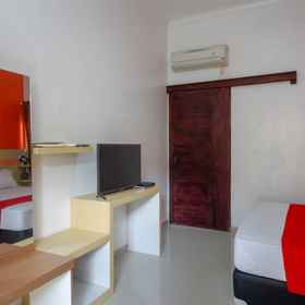 Lobby 1 RedDoorz Syariah near Alun Alun Kota Rembang, Rembang Hotels
