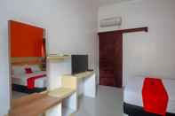 Lobby RedDoorz Syariah near Alun Alun Kota Rembang