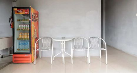 Lobby 2 RedDoorz near Palembang Trade Center 4