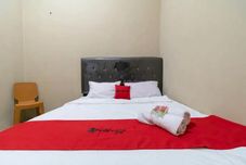 Bedroom RedDoorz near Palembang Trade Center 4