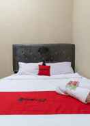 BEDROOM RedDoorz near Palembang Trade Center 4