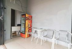 Lobby 3 RedDoorz near Palembang Trade Center 4